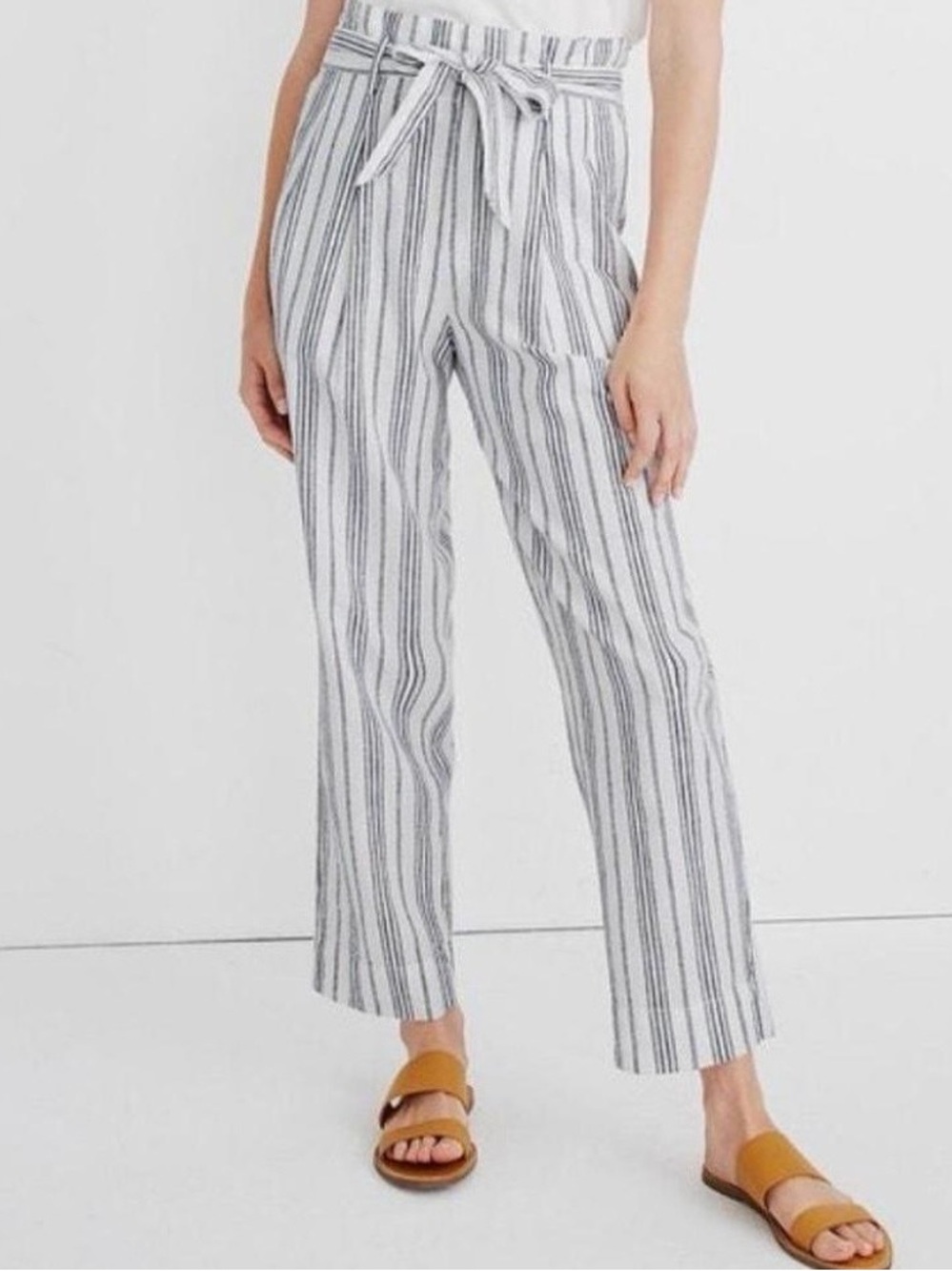 Madewell Striped Linen Paper Bag Pants NWT
Tie Belt, White and Blue, Size 12